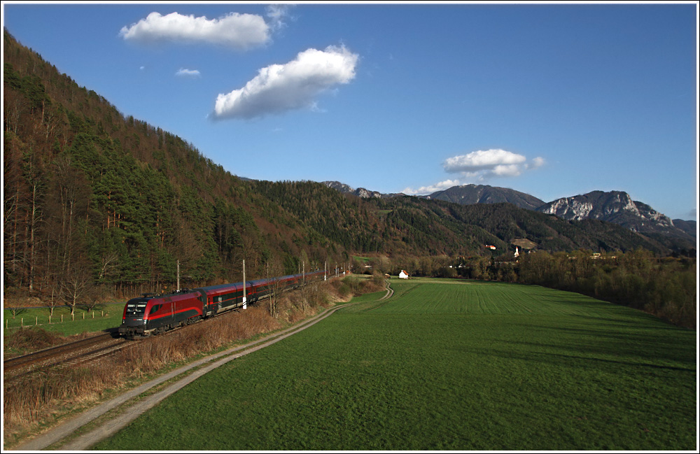 1116 228 mit railjet 752  Powered by Oper Graz  auf der Fahrt von Graz nach Wien Meidling. 
Pernegg 2.3.2012