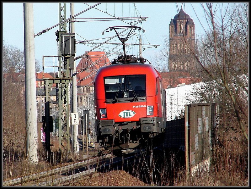 1116 236-9  von ITL auf Leerfahrt aus Richtung Rostock.
Stralsund am 16.02.08 