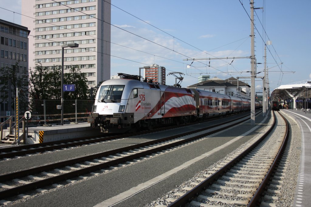 1116 249 mit dem Jubi RJ in Salzburg Hbf am 03.08.2012