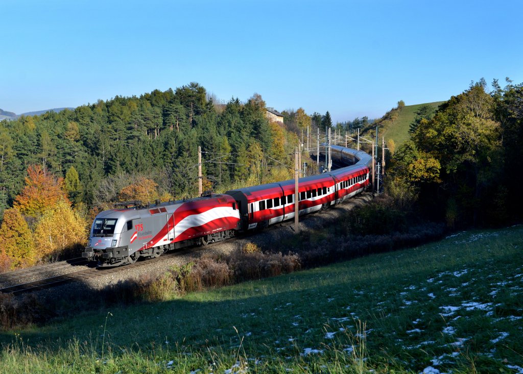 1116 249 mit dem Jubilums-Railjet am 31.10.2012 unterwegs bei Eichberg.