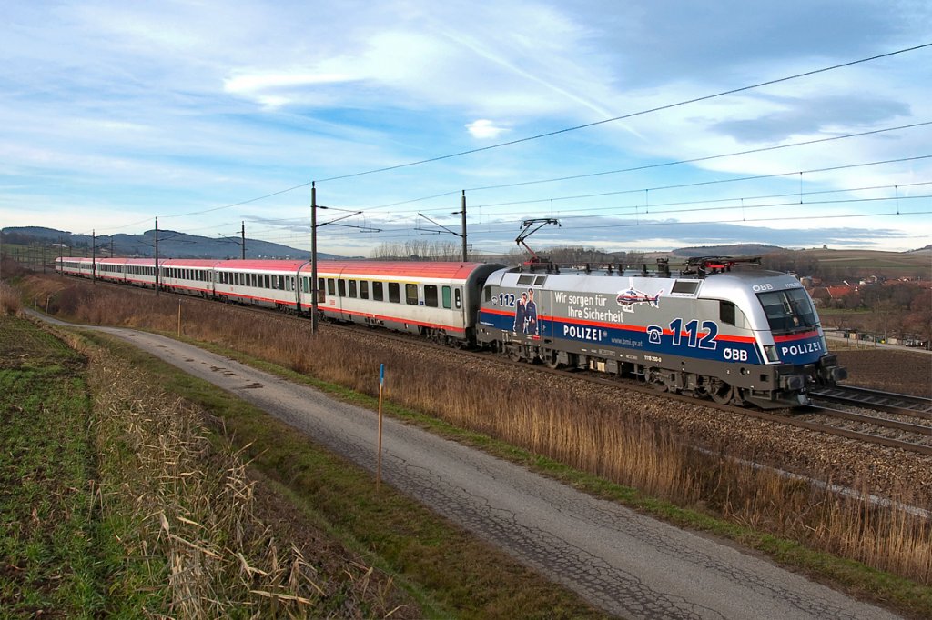 1116 250, am 09.12.2011, mit OIC 543  KinderHotels  kurz vor Neulengbach.