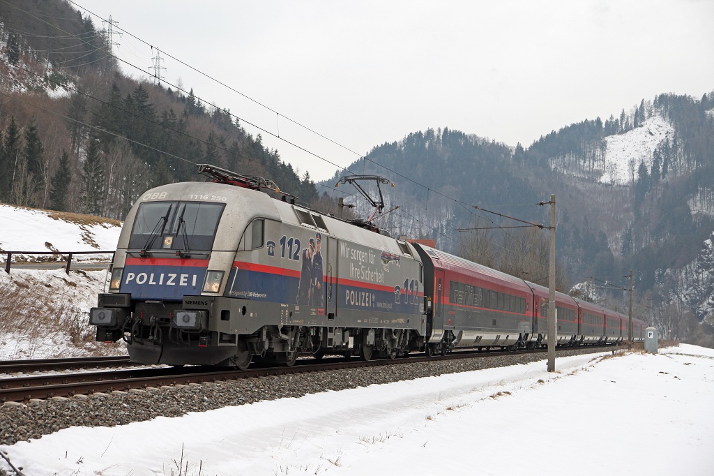 1116 250 ist am 28.01.2013 als RJ654 zwischen Pernegg un Bruck/Mur unterwegs.