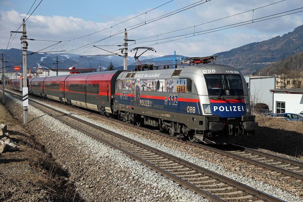 1116 250 (Polizei) mit RJ534 bei Niklasdorf am 22.03.2013