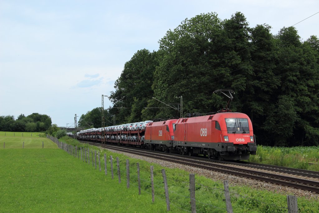 1116 254-2 + 1116 031-6 mit einem Autotransportzug in Grokarolinenfeld am 19.07.2012