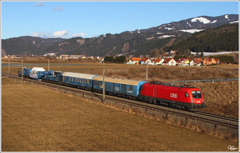 1116 254 fhrt mit dem Trafotransport 90042 von Gleisdorf nach Knittelfeld und weiter nach Lienz.
St Margarethen 25.2.2012