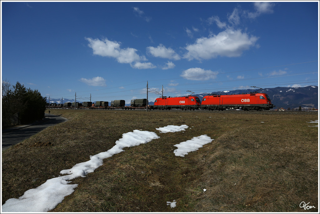 1116 259 & 1016 012 rollen mit einem Milit�rzug durch das Murtal. 
Lind 3_2013