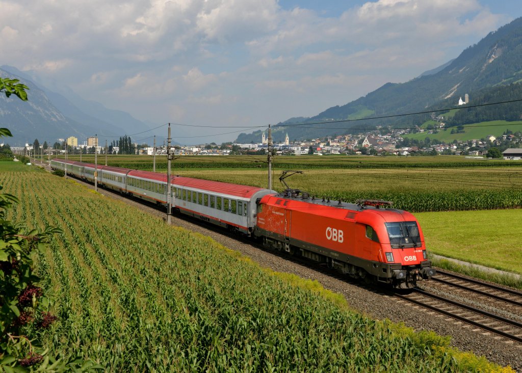 1116 260 mit OIC 862 von Wien West nach Landeck-Zams am 11.08.2012 unterwegs bei Schwaz.