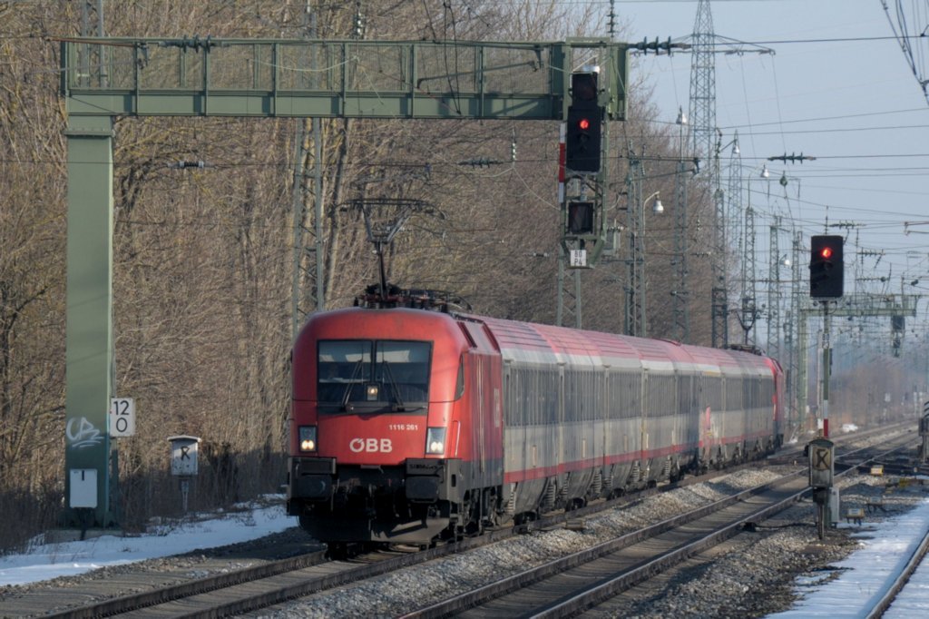 1116 261 & 1016 022 am 03.03.13 mir EC 112 gen Stuttgart in Mnchen-Lochhausen