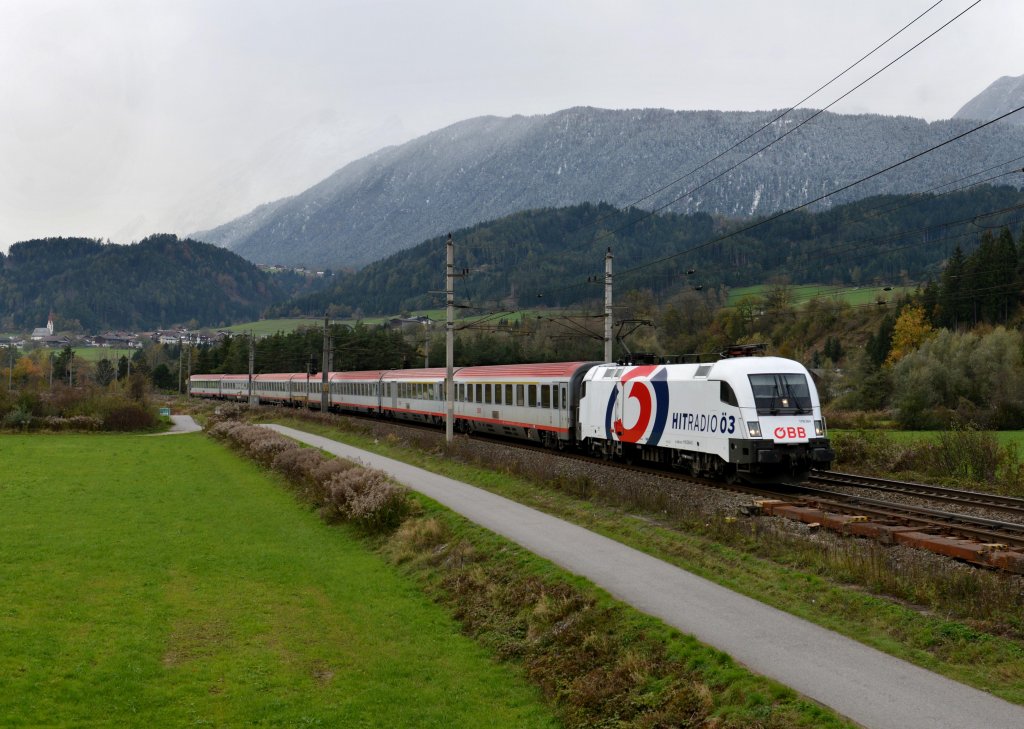 1116 264  3  mit OIC 867 von Bregenz nach Wien West am 30.10.2012 unterwegs bei Terfens.
