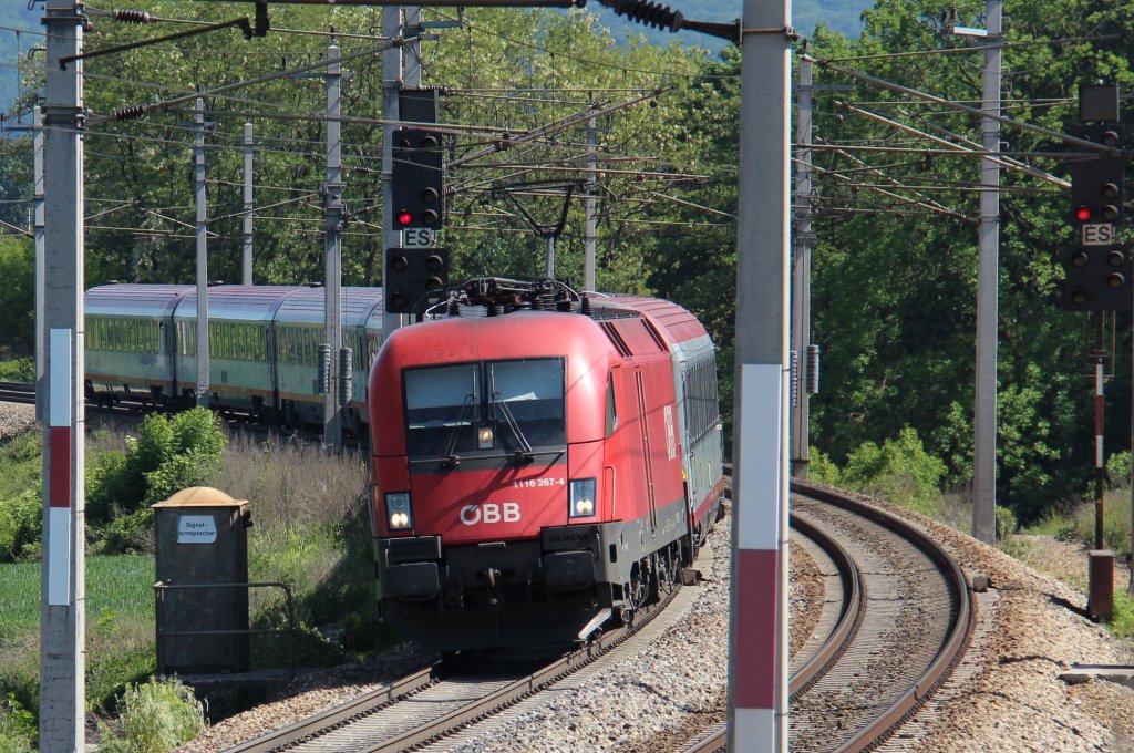 1116 267 samt OIC 692  auslandssemster-info.at  auf der Fahrt von Wien Westbahnhof nach Salzburg Hauptbahnhof, die Wagen werden weitergefhrt bis Klagenfurt Hauptbahnhof. Der Zug passiert gerade das Einfahrtsignal Bheimkirchen in Richtung 2; am 20.05.2012