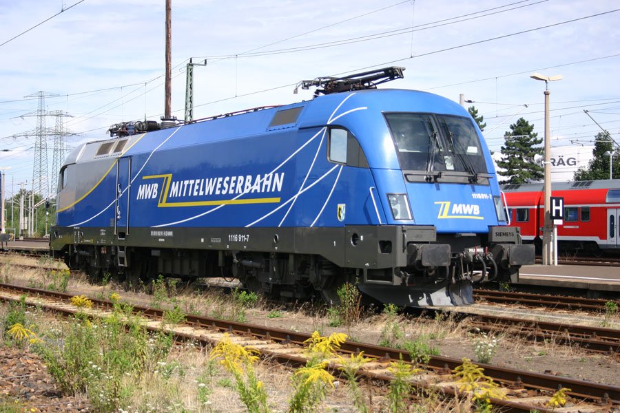 1116 911-7 der Mittelweserbahn abgestellt im Bahnhof Heidenau, 14.08.2008