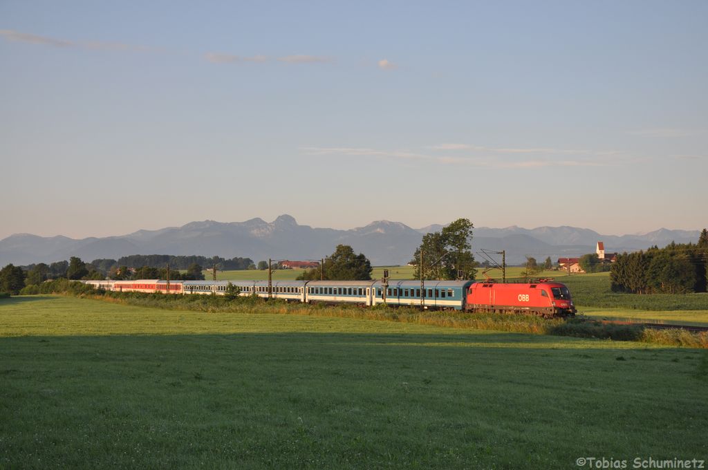 1116 XXX mit Nachtzug am 08.07.2012 bei Haus