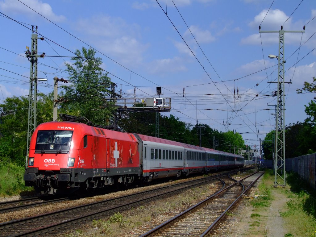 1116.075 mit dem Ic 692 bei der durchfahrt in Wien Penzing am 11.5.08 