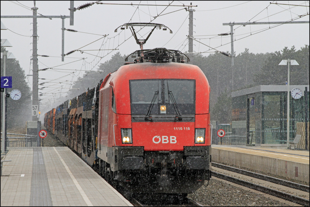 1116.116 mit einem SITFA Leerzug am 15.03.13 in der Hst. St.Egyden Richtung Wr.Neustadt.