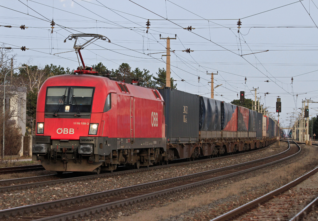 1116.159 mit dem KGAG 40501 am 04.01.2013 um 14:56 durch Neunkirchen/N Richtung Mrzzuschlag.