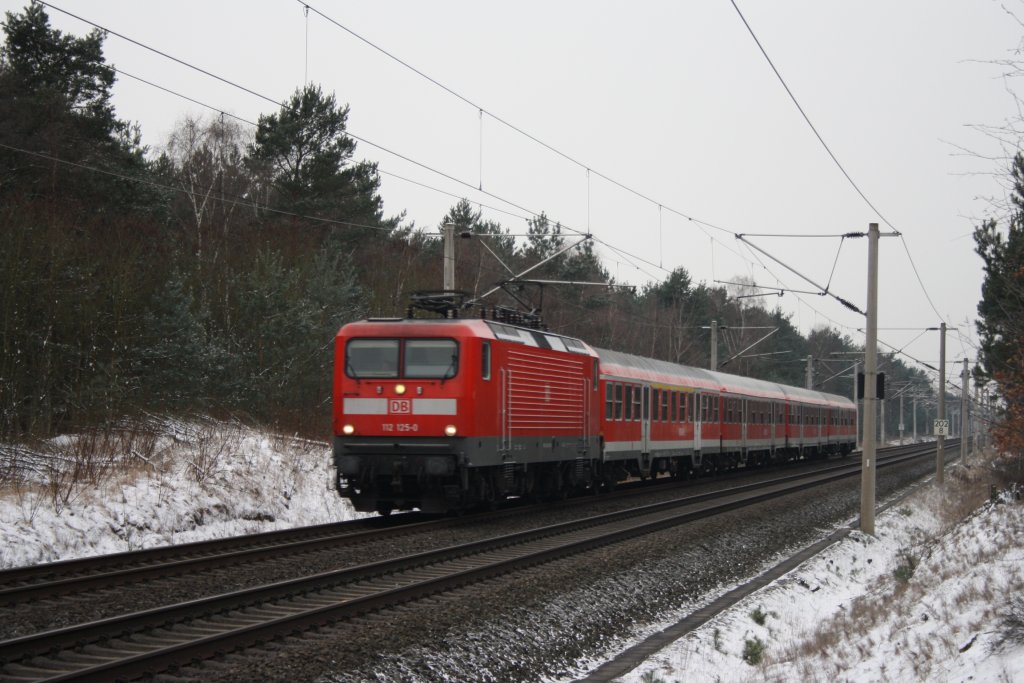112 125 mit einem RE nach Wolfsburg in Gifhorn