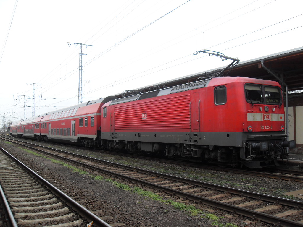 112 132 mit dem RE nach Halle/Saale am 12.01.2011 in Stendal.