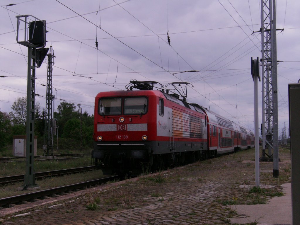 112 139 kommt mit RB auch Salzwedel am 06.05.2012 in Stendal an.
