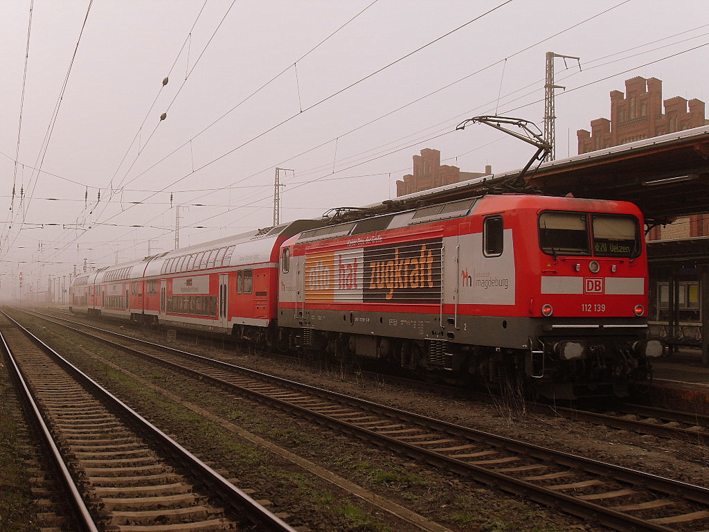 112 139 schob eine RE Leistung von Halle (Saale) nach Uelzen �ber MD und SDL.
um 15:43Uhr war sie am 06.11.2011 in Stendal Ein und Ausgefahren. 
