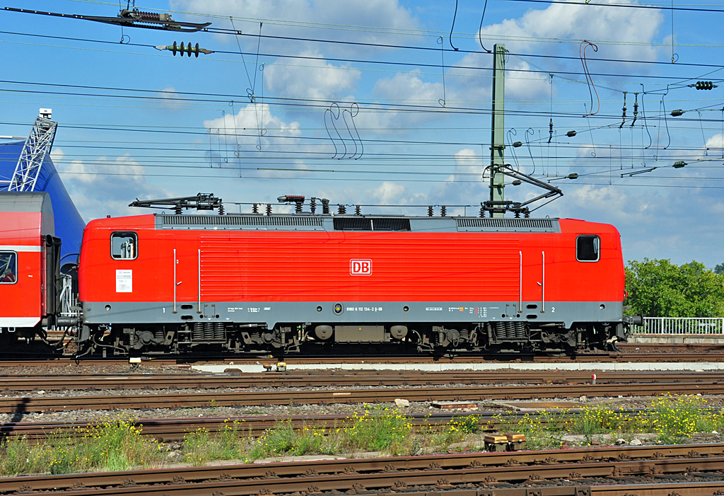 112 143-2 Lokportrait am K�lner Hbf - 21.09.2010