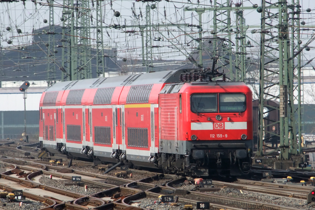 112 159-9 bei der Ausfahrt aus Dortmund 30.3.2011