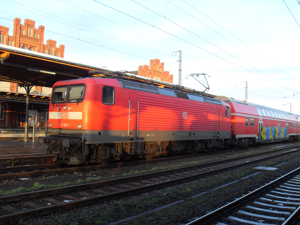 112 165 mit dem RE aus Halle/Saale am 08.01.2011 in Stendal.


