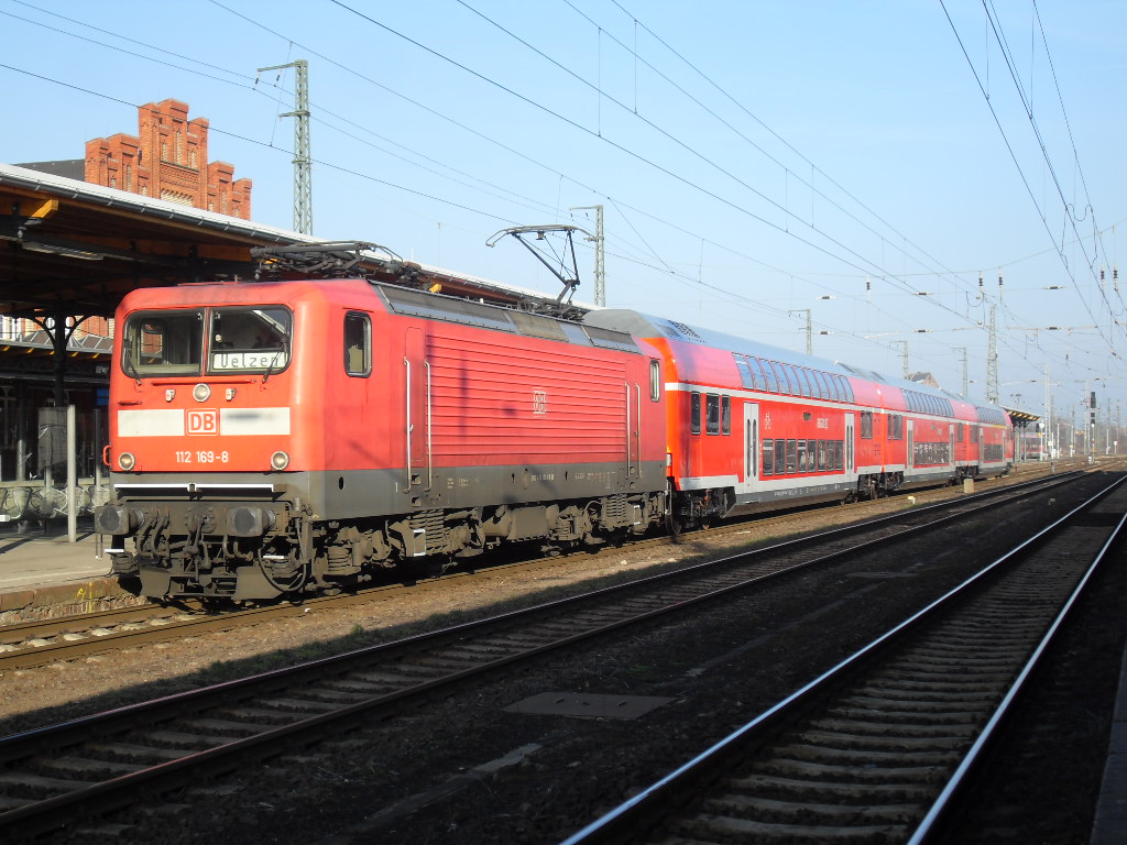 112 169 mit dem Getauften Regionalexpress  August Hermann Francke am 02.03.2011 in Stendal.