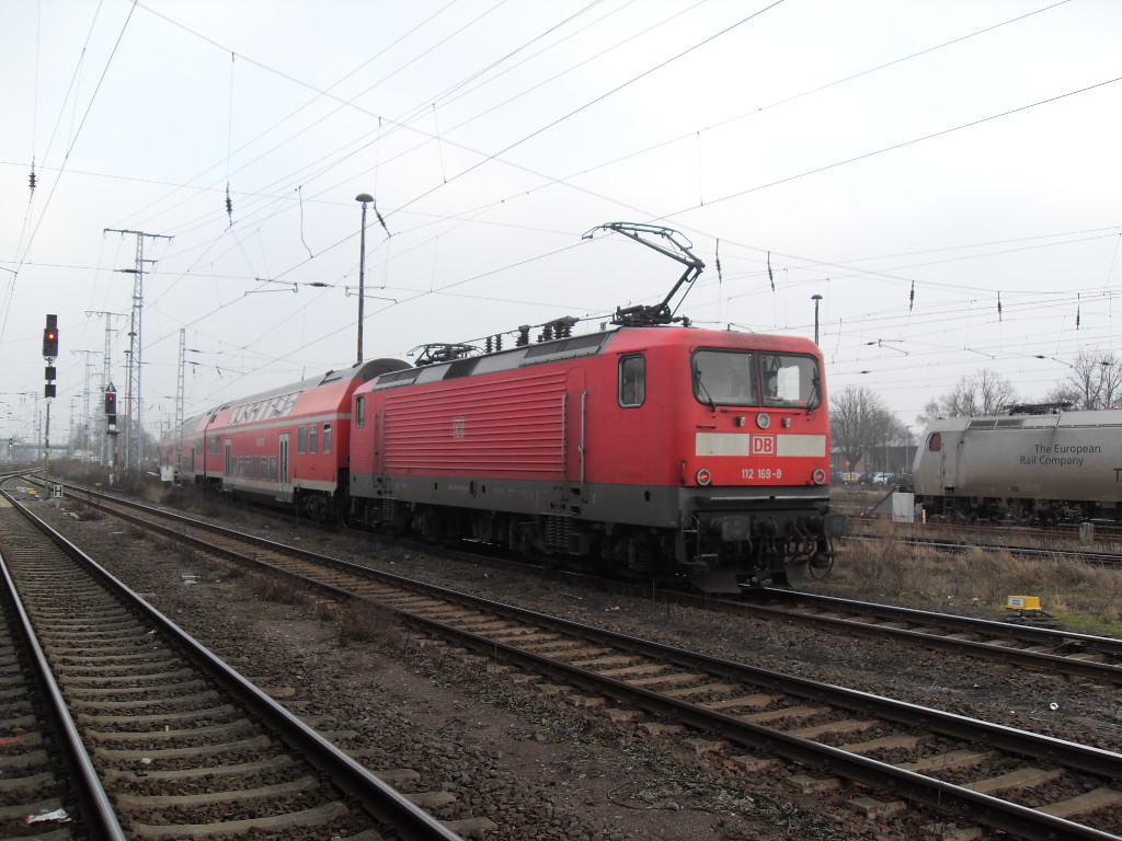 112 169 mit einem Regionalexpress am 01.02.2011 von Uelzen �ber Stendal nach Halle/Saale.
Standort:Stendal