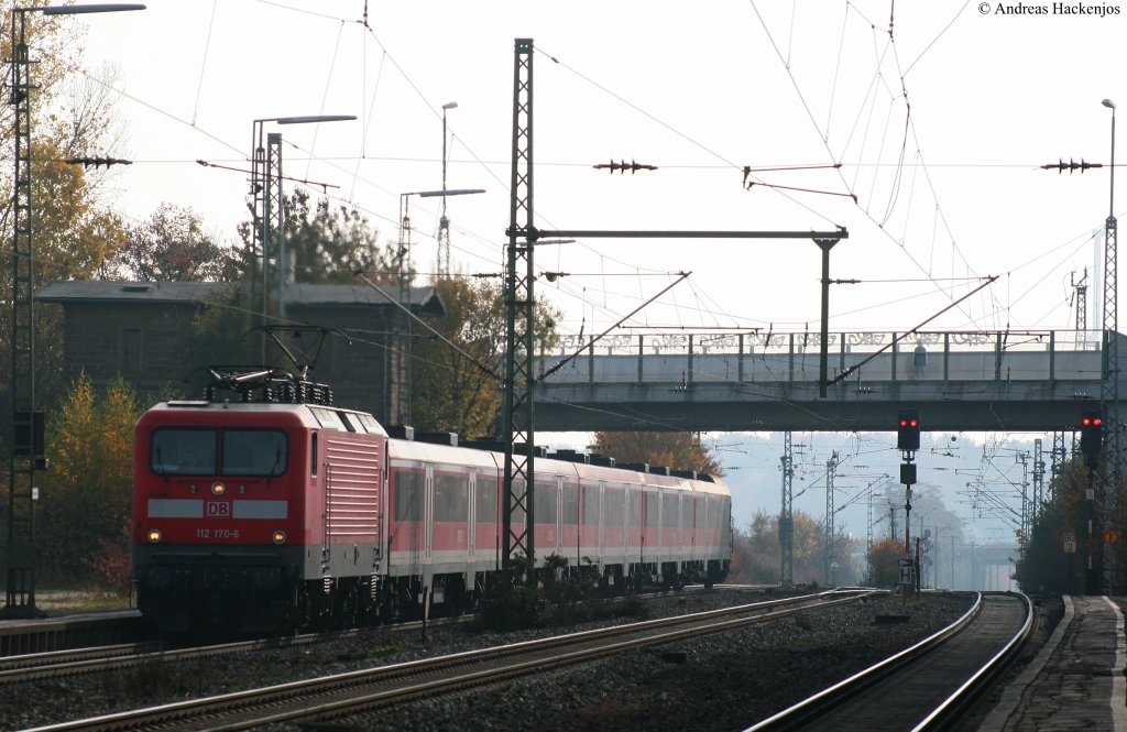 112 170-6 mit dem RE 34608 (Nrnberg Hbf-Wrzburg Hbf) bei Dettelbach 31.10.09