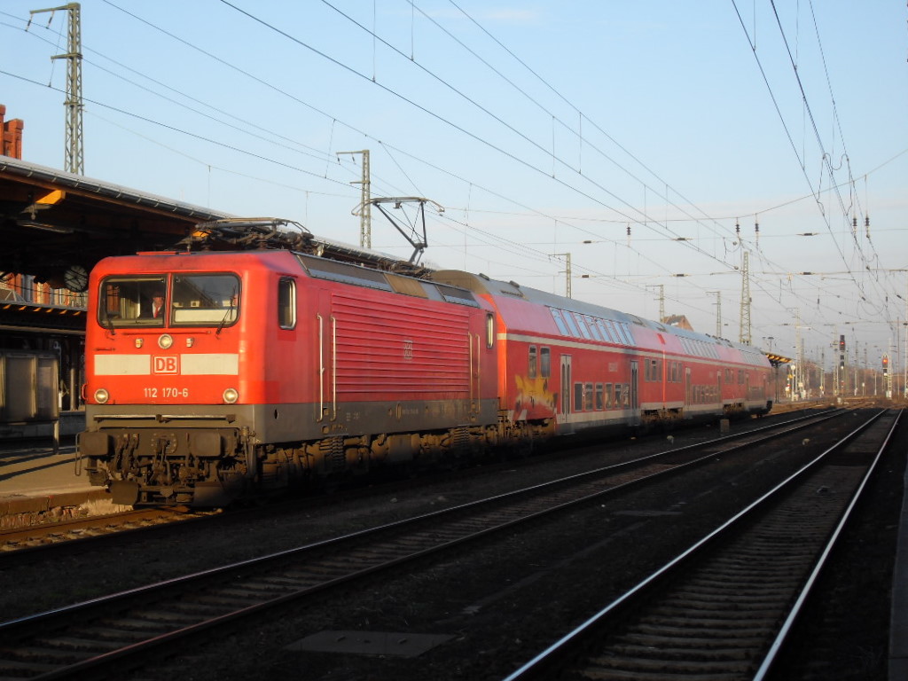112 170 mit einem Regionalexpress am 24.02.2011 in Stendal.