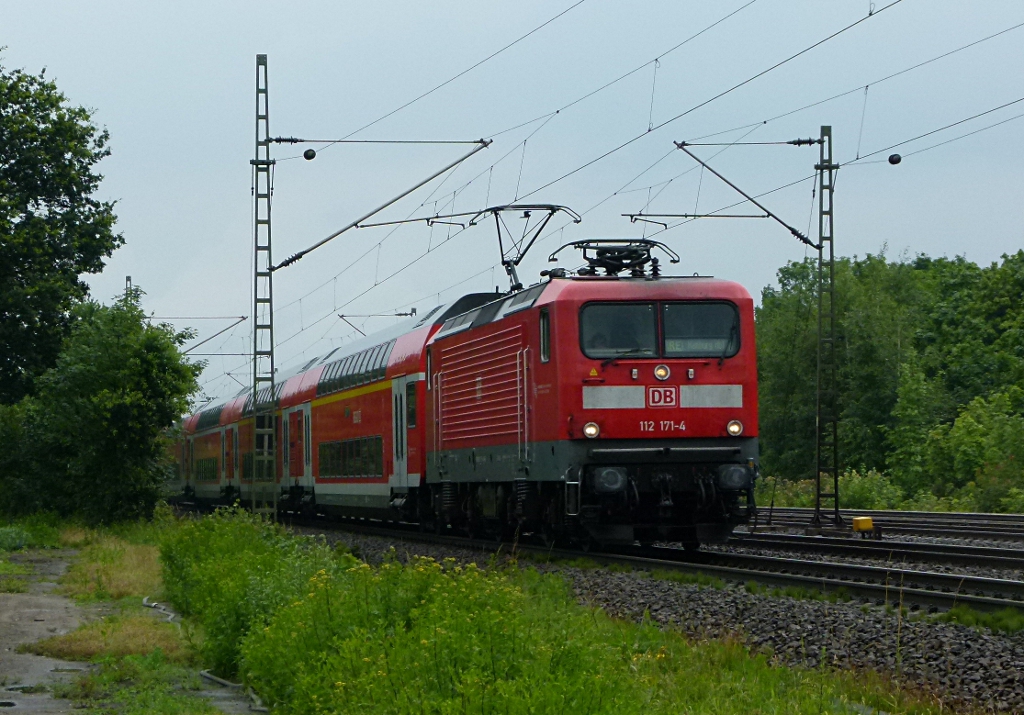 112 171-4 ist mit dem RE Kiel - Hamburg am 09.07.2012 bei Halstenbek