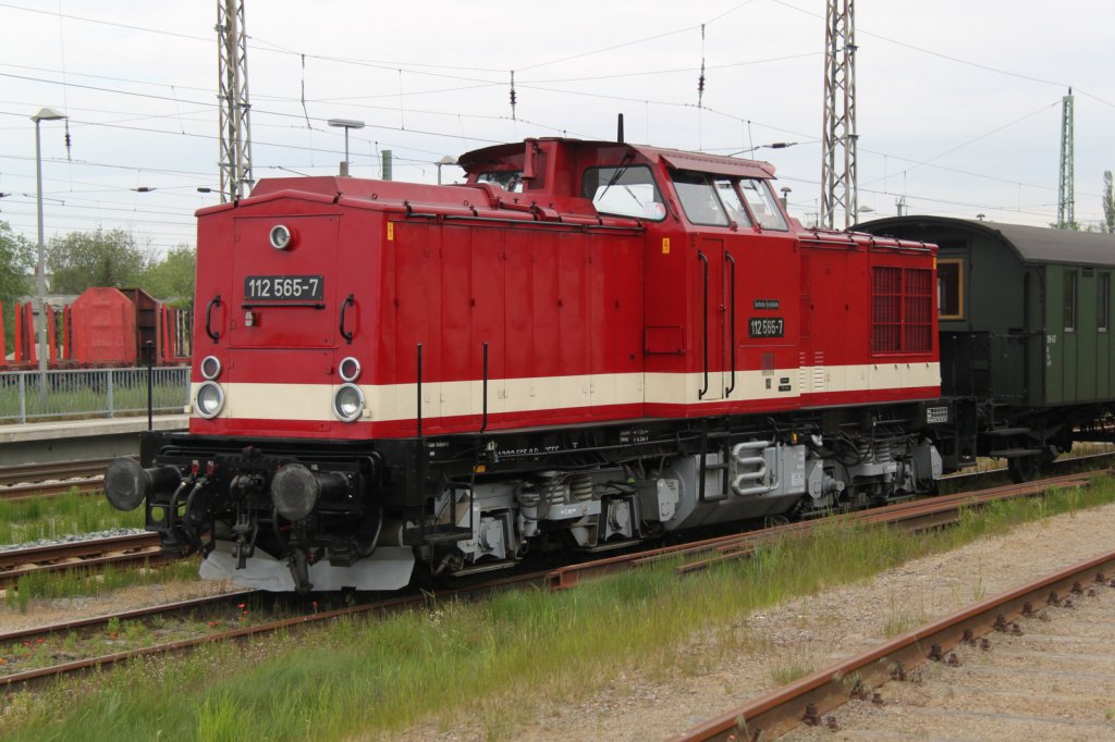 112 565-7 abgestellt im Bahnhof Bergen auf Rgen.19.05.2012
 