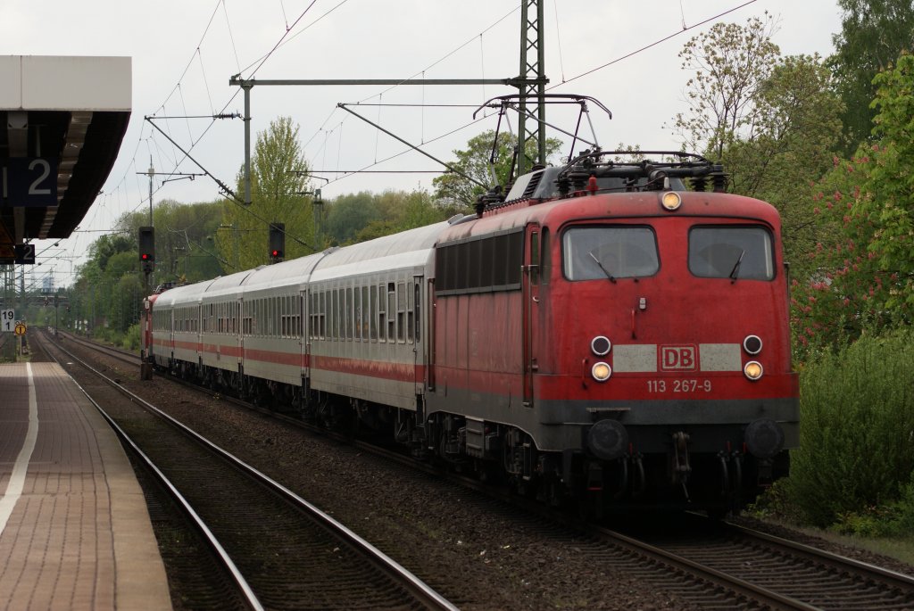 113 267-9 + 113 309-9 mit dem ICE Ersatzzug in Erkrath am 02.05.2010