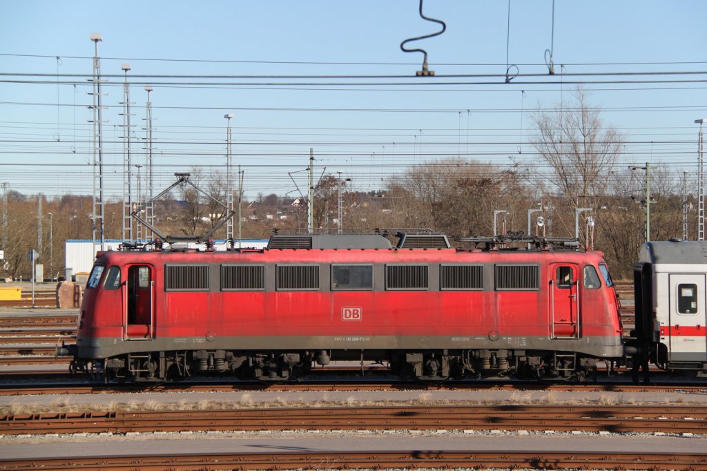 113 268-7 stand am 26.02.2012 im BW Rostock Hbf und musste den IC 2409 Rostock-Hamburg selber holen da keine Rangier-Lok frei war.