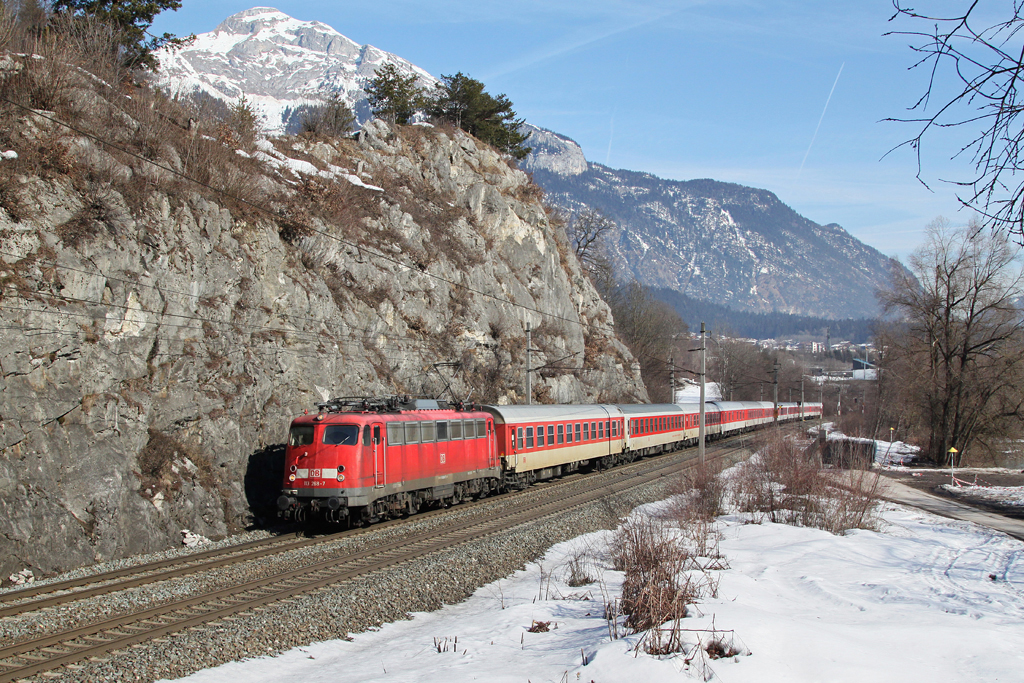 113 268 mit CNL 1319 am 03.03.2012 bei Jenbach.