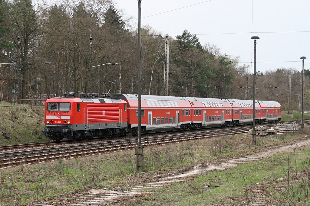 114 020 mit dem RE nach Schwedt am 15.04.2010 in Eberswalde