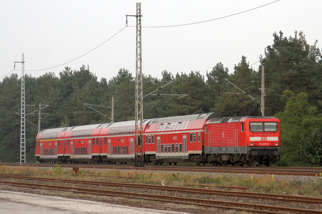 114 023 mit RE 3 nach Schwedt am 08.10.2010 in Eberswalde