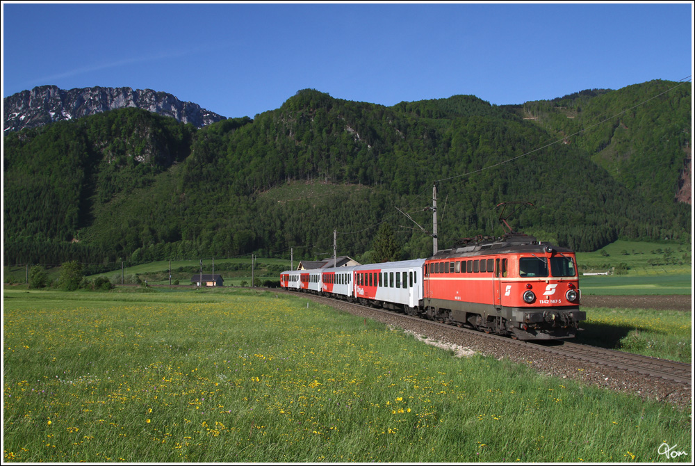 1142 567 schiebt R 3901 von Linz nach Selzthal. 
Micheldorf 10.5.2012