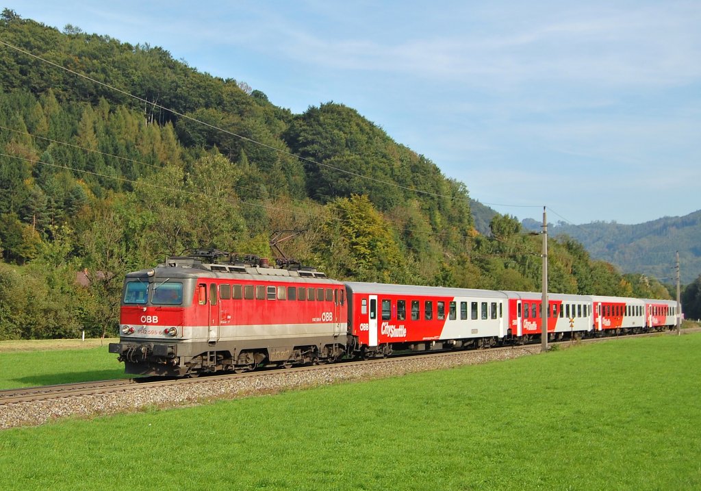 1142 595 hat am 23.09.2010 mit dem R3968
auf dem Weg von Selzthal nach Linz fast
schon Micheldorf erreicht.