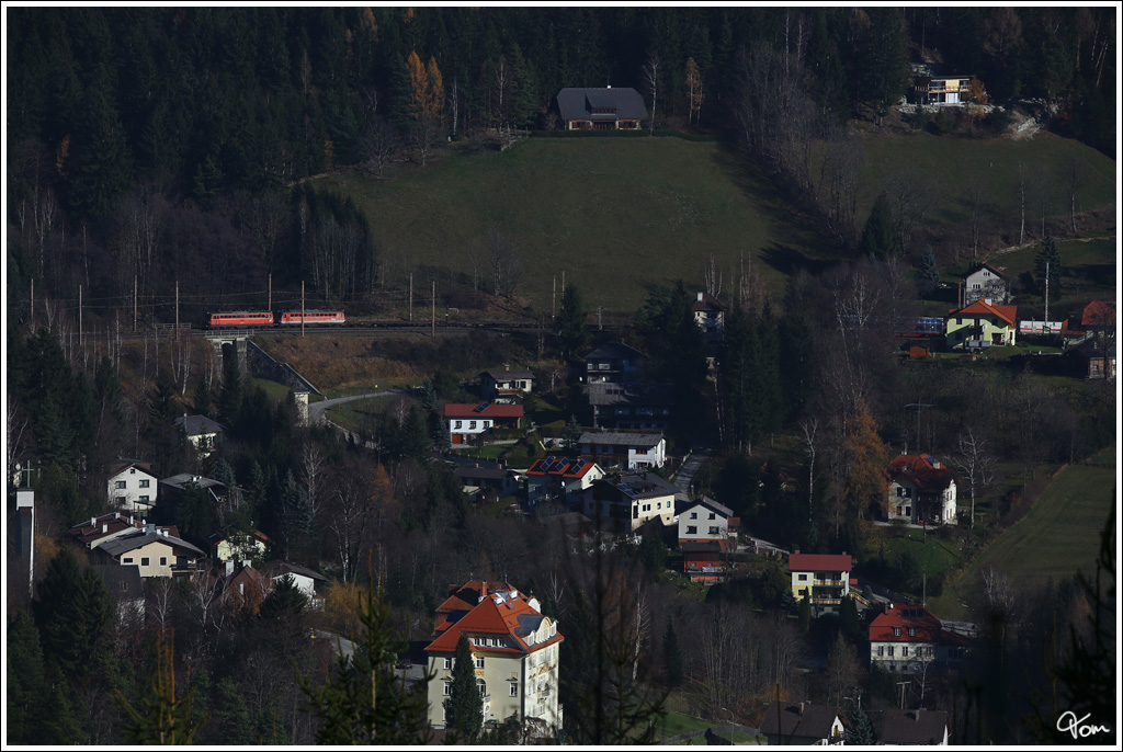 1142 623 und eine weitere 1142, kurz vor der Einfahrt in Breitenstein.
17.11.2012