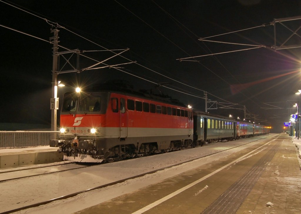 1142 625 stoppt am 04.12.2010 mit dem
R 3972 planmssig in Nussbach.