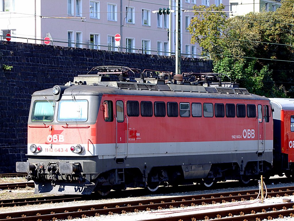 1142 643-4 wurde der Pflatsch mit BB-Wortmarke berklebt;110716