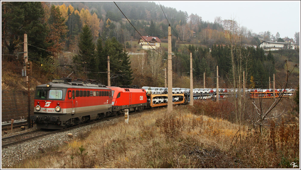 1142 665 + 1116 259 fahren mit dem Fiat Autozug 46753 von Breclav nach Tarvis. Klamm - Schottwien 19_11_2011