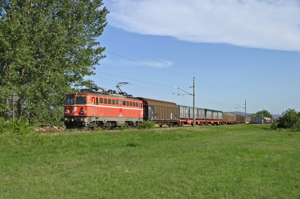 1142.567 mit G-67022 bei Weigelsdorf am 2.8.12