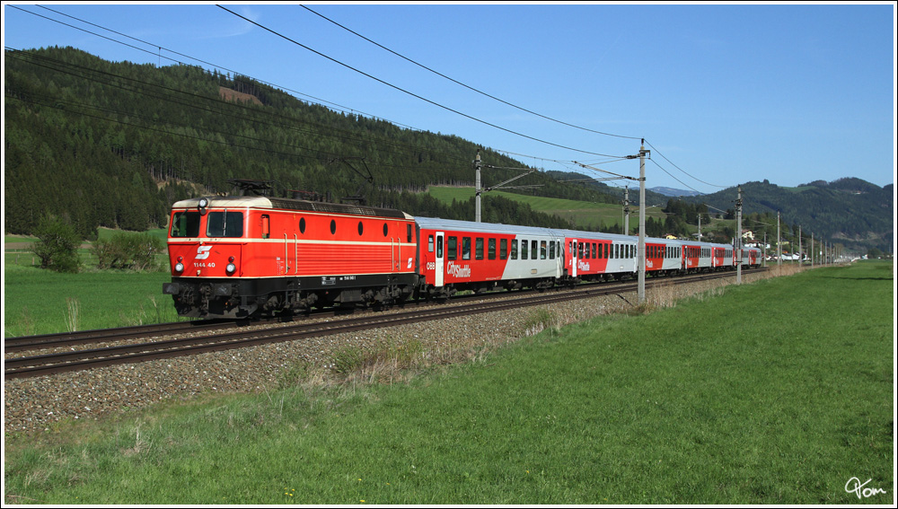 1144 040 fhrt mit D 610 von Graz nach Salzburg. 
Seiz 27.4.2012