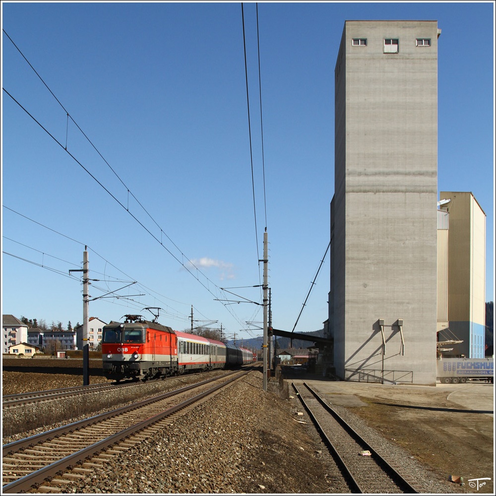 1144 079 fhrt mit EC 531  Stadttheater Klagenfurt  von Wien Meidling nach Lienz. 
Uitz Mhle Knittelfeld 7.3.2011