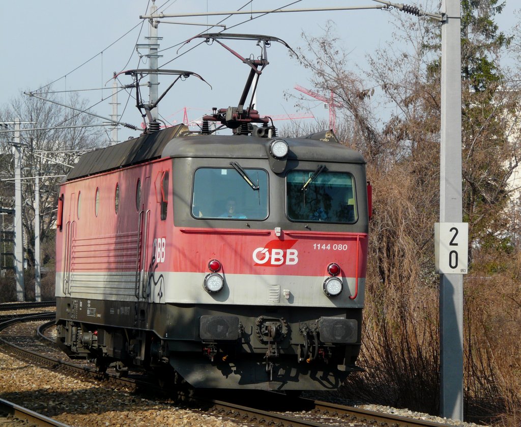 1144 080 ist auf der Verbindungsbahn in Wien solo unterwegs, 24.03.2012
