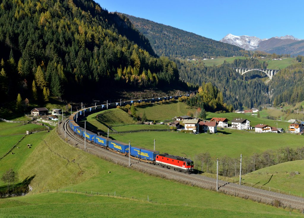 1144 119 mit einem LKW-Walter-KLV am 23.10.2012 unterwegs bei St. Jodok am Brenner.