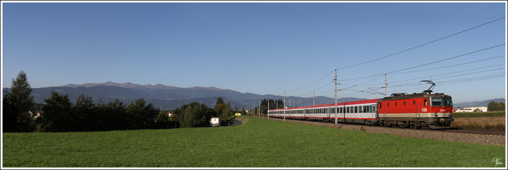 1144 227 fhrt mit IC 534 von Villach nach Wien Meidling. 
Lind bei Zeltweg 13.9.2011