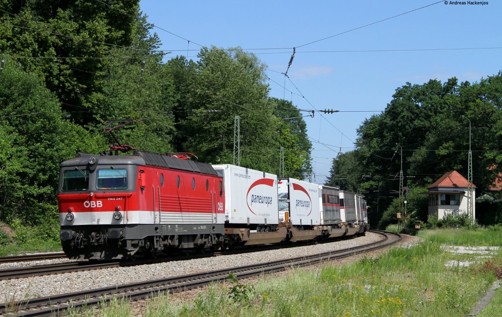 1144 247-2 mit einem KLV gen S�den in A�ling 4.6.11